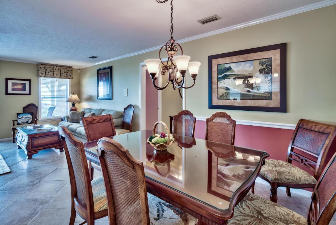 Lifes A Beach! Beautiful Private Beachfront Home! Tons Of Space! 2 Greatrooms! Holiday home