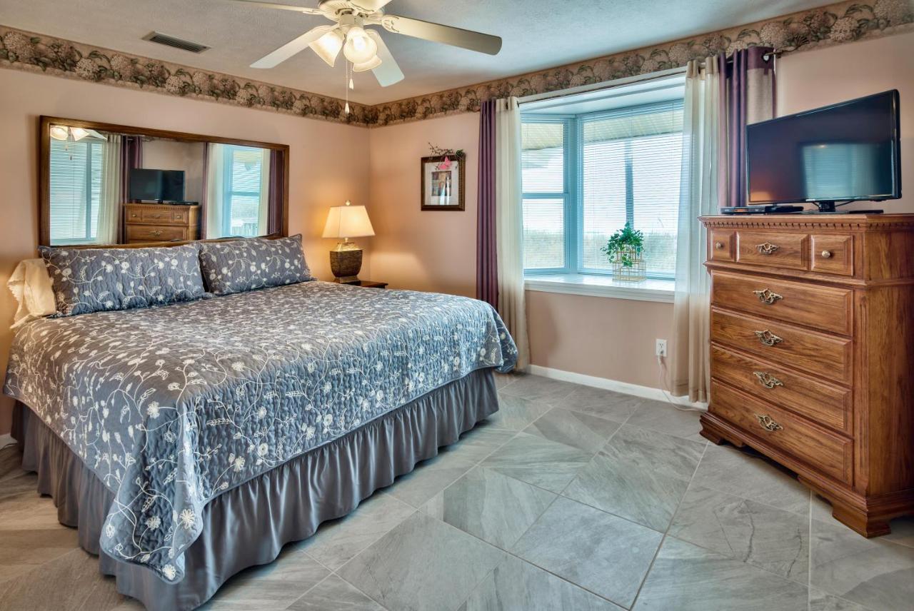 Lifes A Beach! Beautiful Private Beachfront Home! Tons Of Space! 2 Greatrooms! Panama City Beach