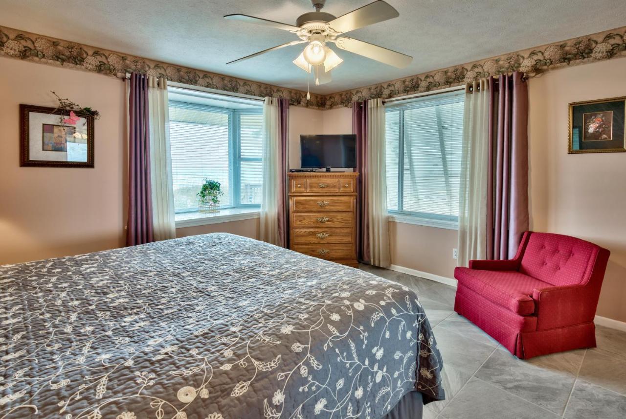 Lifes A Beach! Beautiful Private Beachfront Home! Tons Of Space! 2 Greatrooms! Panama City Beach