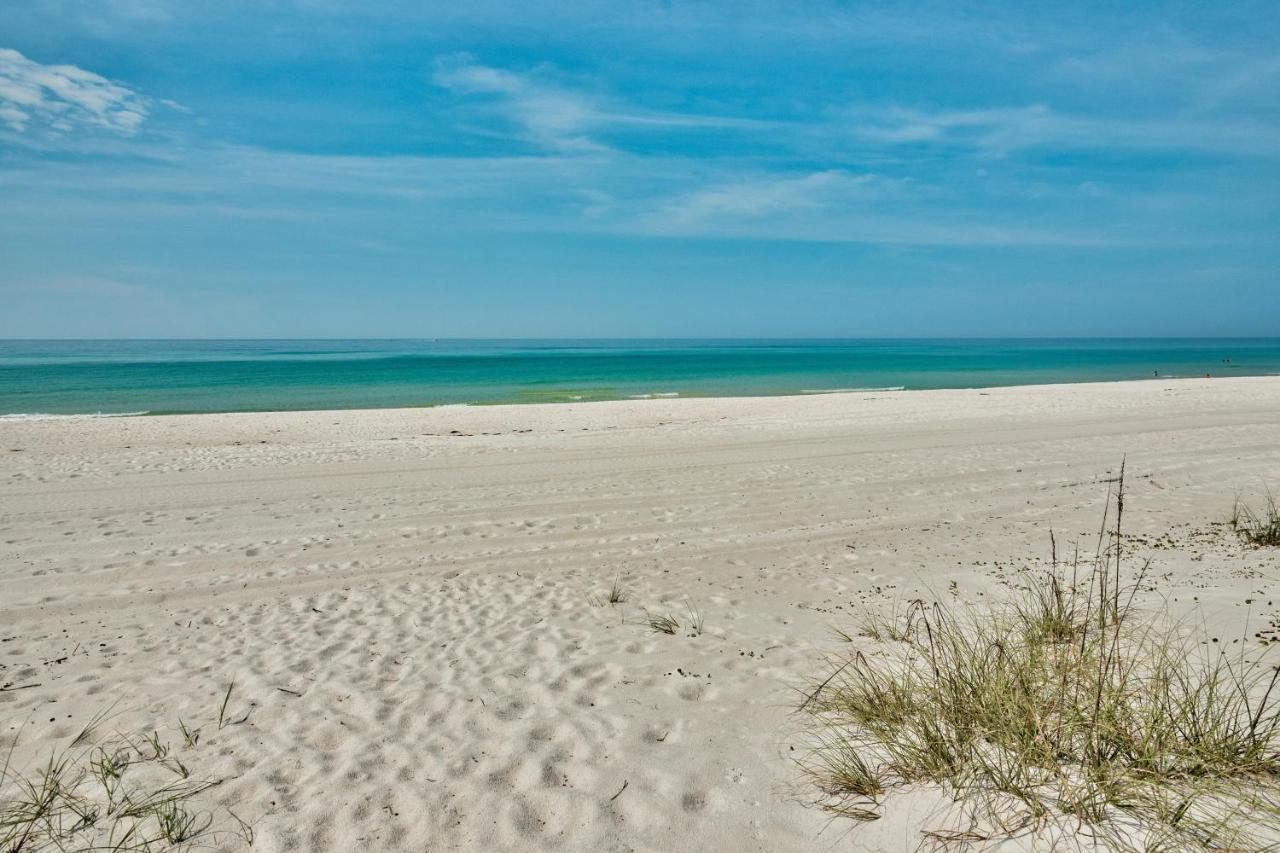 Lifes A Beach! Beautiful Private Beachfront Home! Tons Of Space! 2 Greatrooms! *